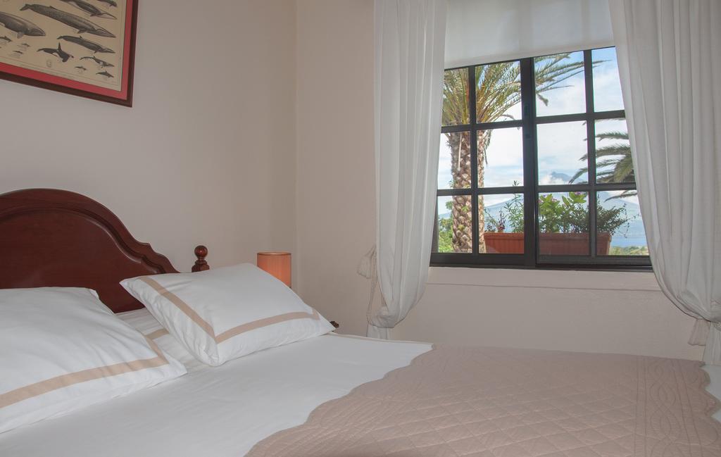 Vila Belgica Bed and Breakfast Horta  Δωμάτιο φωτογραφία